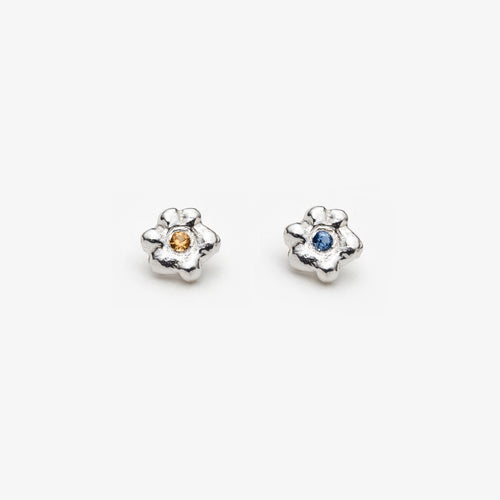 BOUCLES D'OREILLES PETITES FLEURS No.3 - SAPHIRS ABRICOT ET BLEU AZUR - PAUZE ATELIER