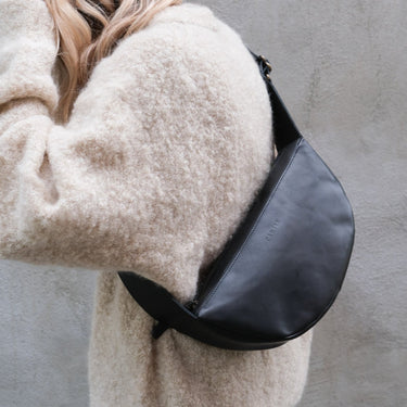 sac banane cuir noir