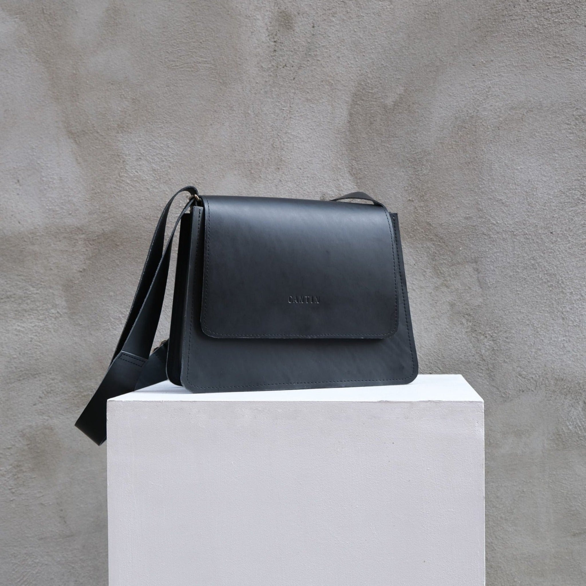 LOUIS-PHILIPPE BLACK LEATHER AND FELT BAG, BLACK LEATHER BAG MADE IN  MONTREAL, CANTIN TRADITIONS